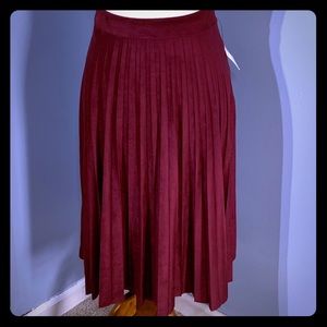 Liz Claiborne Burgundy Pleated Skirt